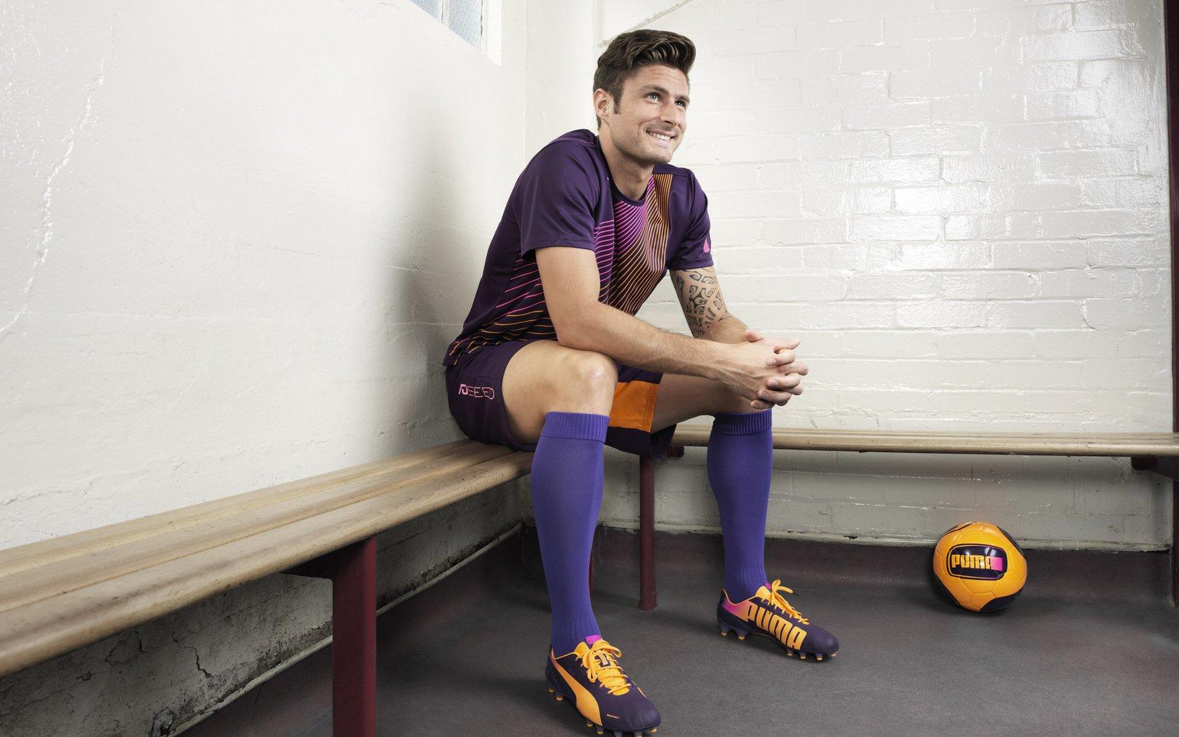 PG电子游戏-中超联赛激战正酣，争冠保级形势扑朔迷离